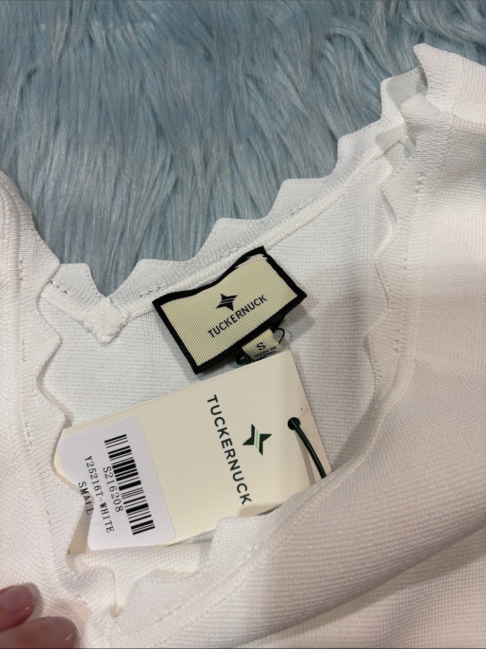 NWT Tuckernuck White Off-the-Shoulder Ric Rac Compression Elliston Shirt - Picture 4 of 10